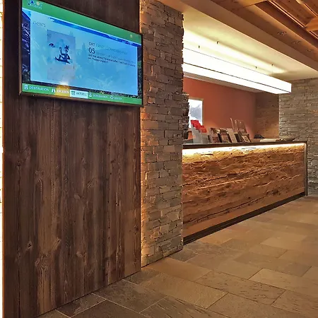 فندق Mountain Plaza 4*