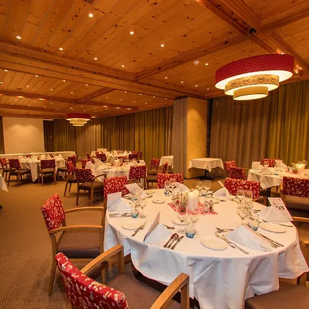فندق Mountain Plaza 4*