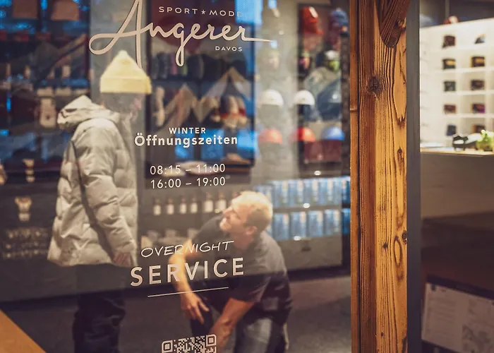 Mountain Plaza Готель 4*