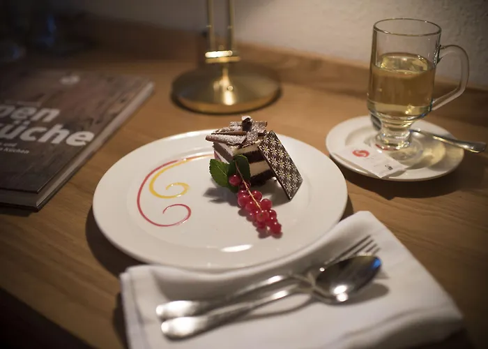 Готель Mountain Plaza 4*